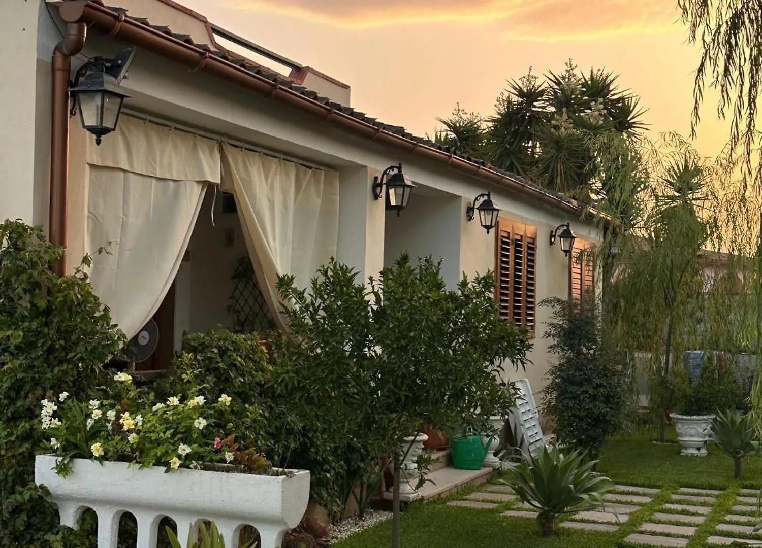 Casa Himera Fontane Bianche 0*,  Italy